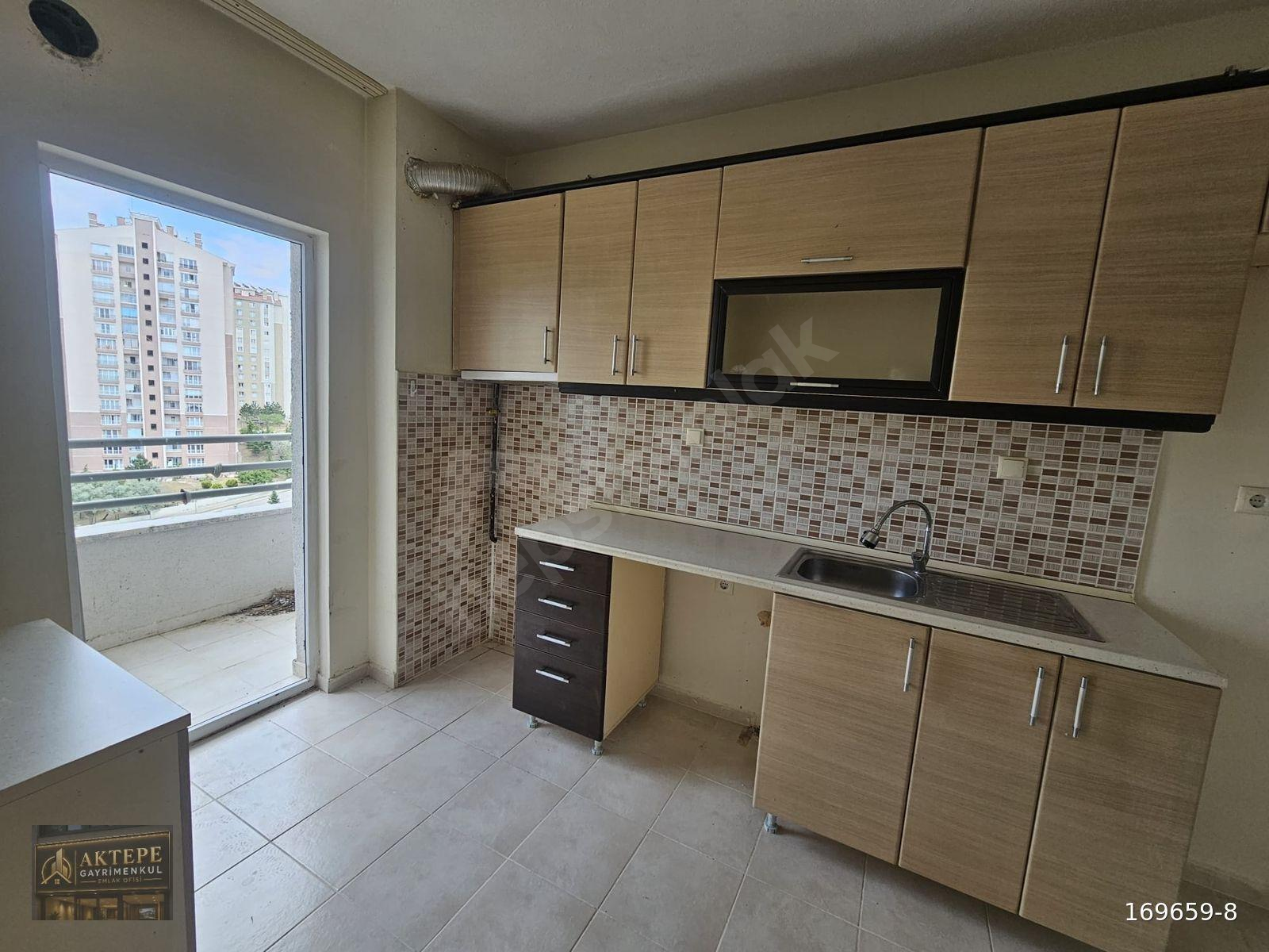AKTEPE GAYRİMENKUL'DEN ATAYURT MAH SİTE İÇİ 2+1 85m2 KİRALIK