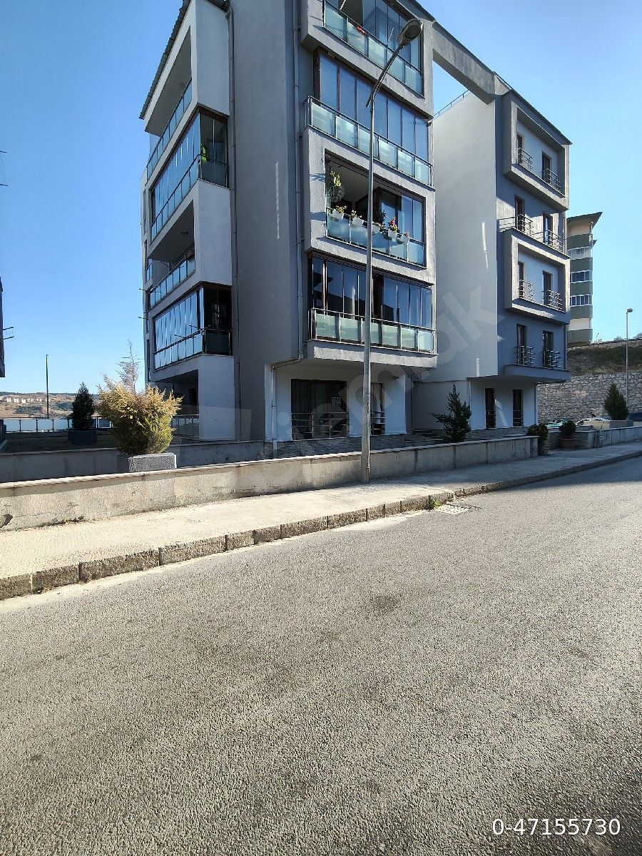 ÜNİVERSİTENİN KARŞISINDA KAPALI GARAJLI 1+1 DAİRE 70m²