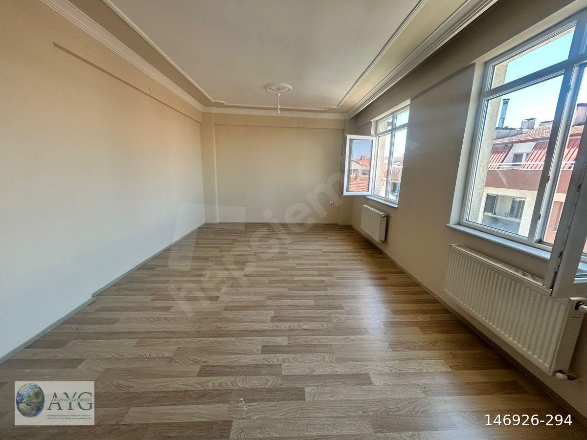 SATILIK 3+1 KAFKAS CADDESİ -CUMARTESİ PAZARI YQKINI FİYAT:3.200.000
