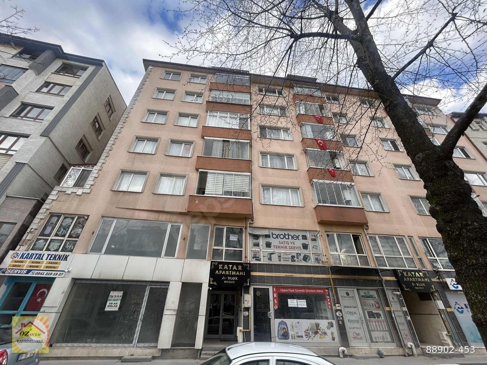ÖZEVİMDEN ANA CADDE KENARINDA SATILIK GENİŞ MANZARALI DAİRE