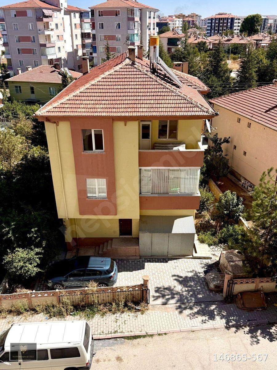 BARBAROS MAHALLESİNDE SATILIK 3 KATLI KOMPLE BİNA