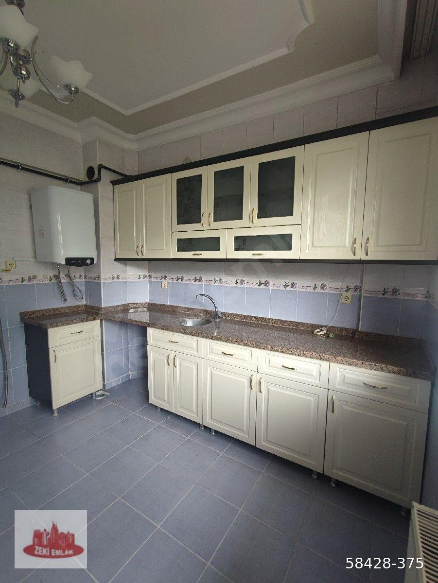 ZEKİ'DEN KİRALIK BİNEVLER'DE BAKIMLI YÜKSEK GİRİŞ BALKONLU 3+1 DAİRE