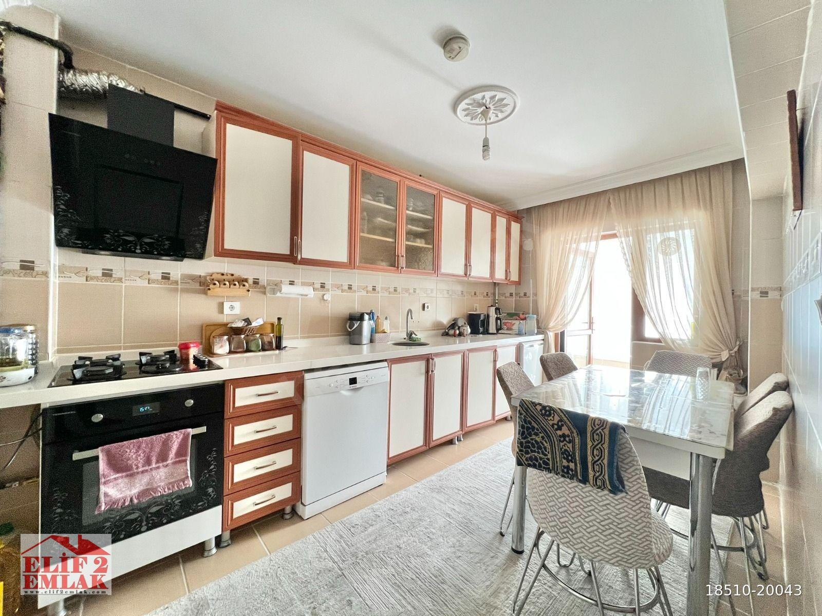 Elif Emlak'tan Merkezde 3+1 Güney Cephe Lüks Yapılı Daire