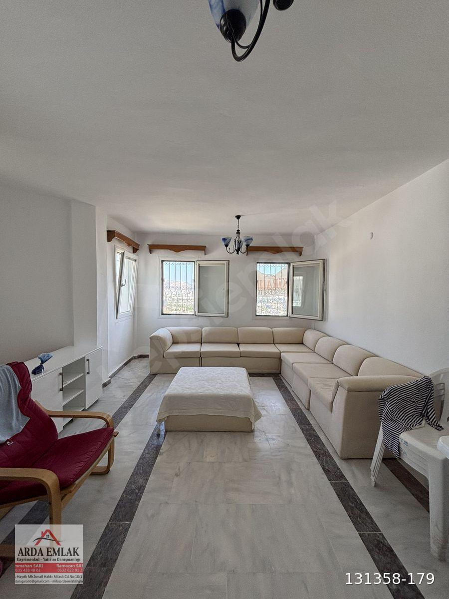 Bodrum Temel yapı sitesinde kiralık dubleks daire