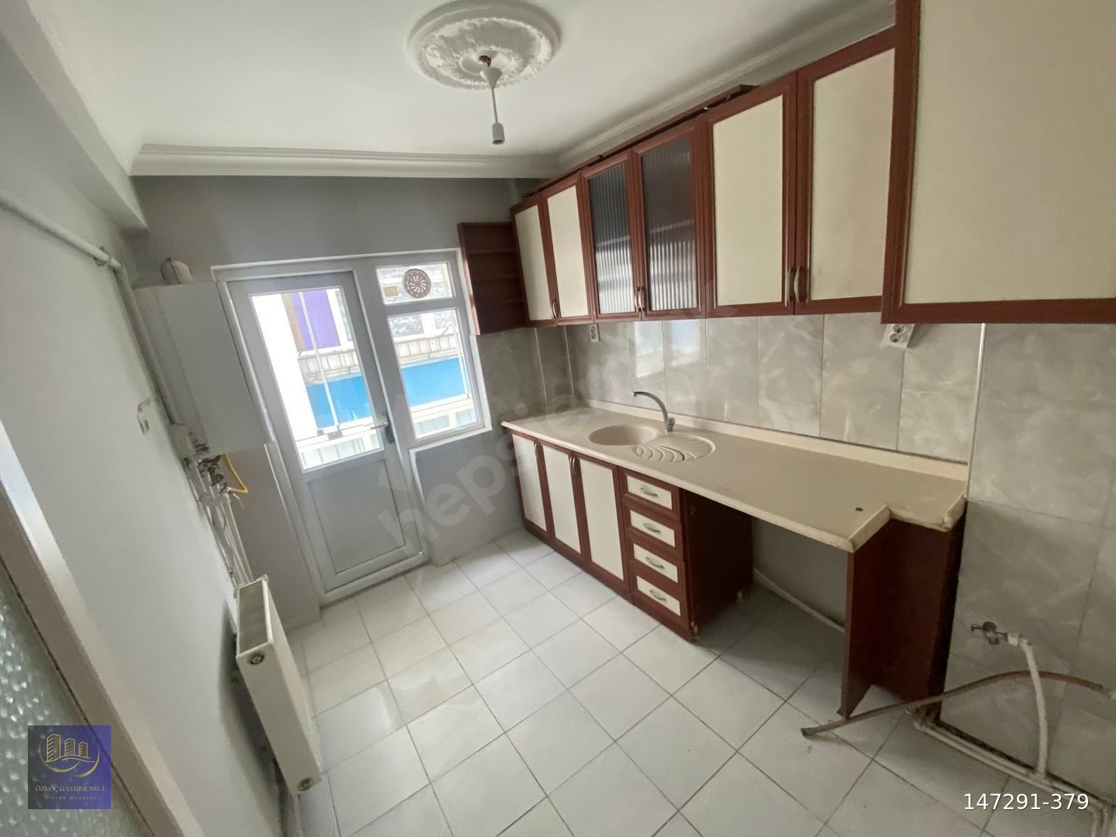 ÖZKOÇ'TAN BOSNA CADDESİ ÜZERİ HARİKA KONUMDA 3+1 ARAKAT DAİRE