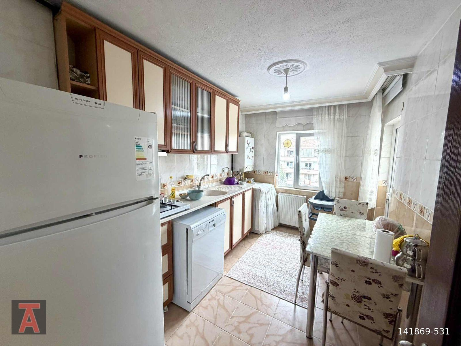 PİYADE MAH CADDE YAKINI KÖŞE BAŞI ARA KATTA YAPILI 3+1 DAİRE'