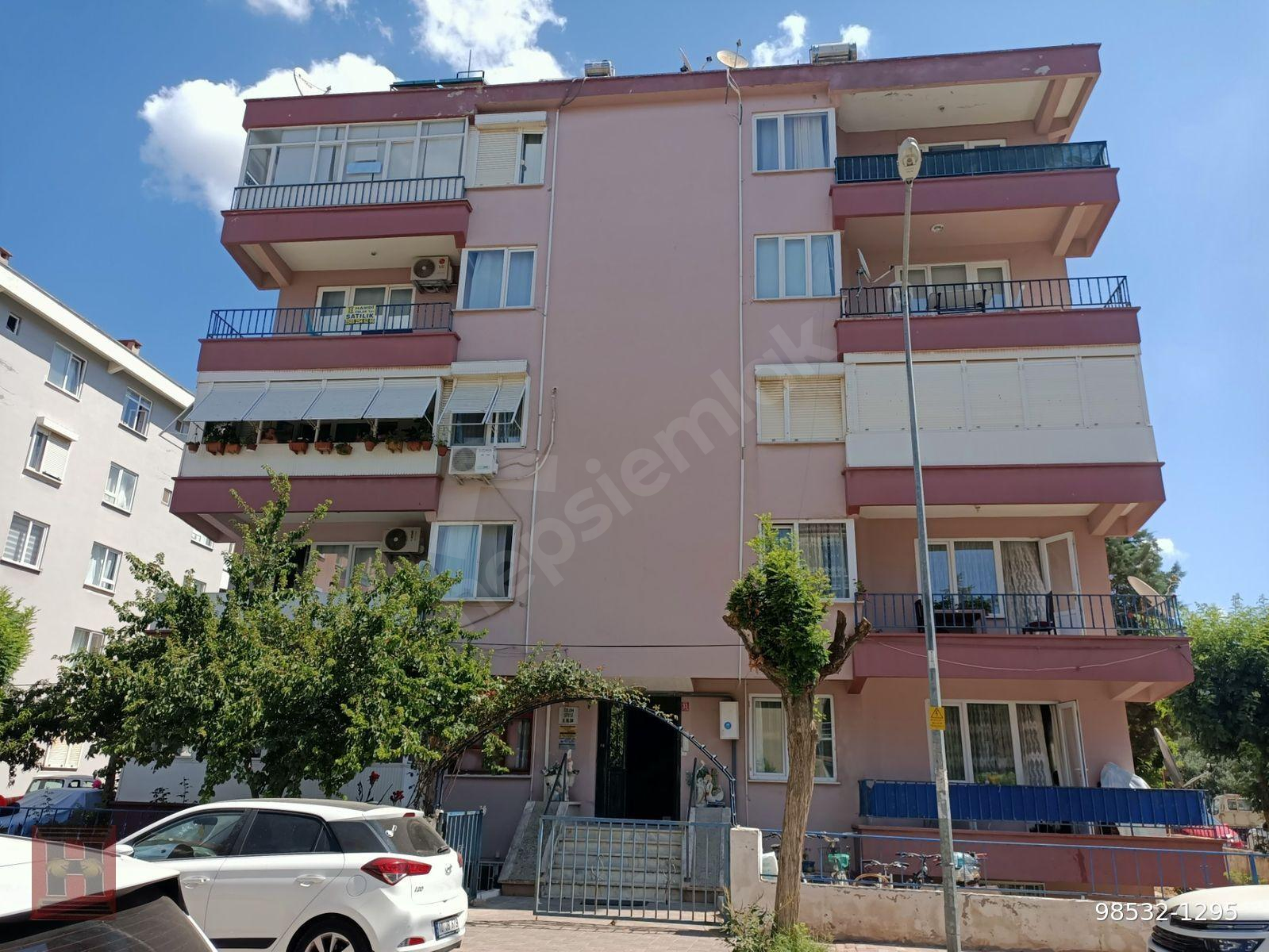 HAMDİ EMLAKTAN YALI MAH. CUMARTESİ PAZARINDA 3.KAT 3+1 DAİRE