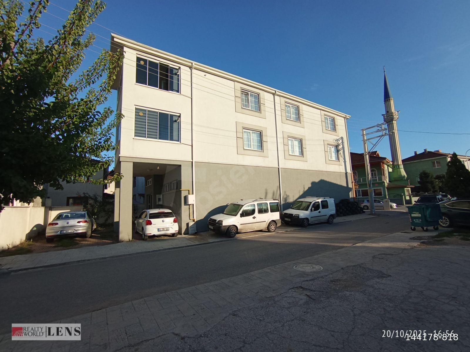 SAKARYA ADAPAZARI ŞEKER MAHALLESİ 4+1 ÇARŞIYA YAKIN DAİRE