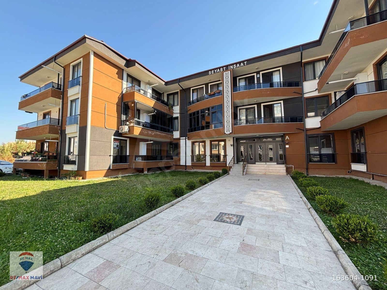 ARİFİYE FATİH MAHALLESİNDE SATILIK GENİŞ 3+1 DAİRE OTOPARKLI
