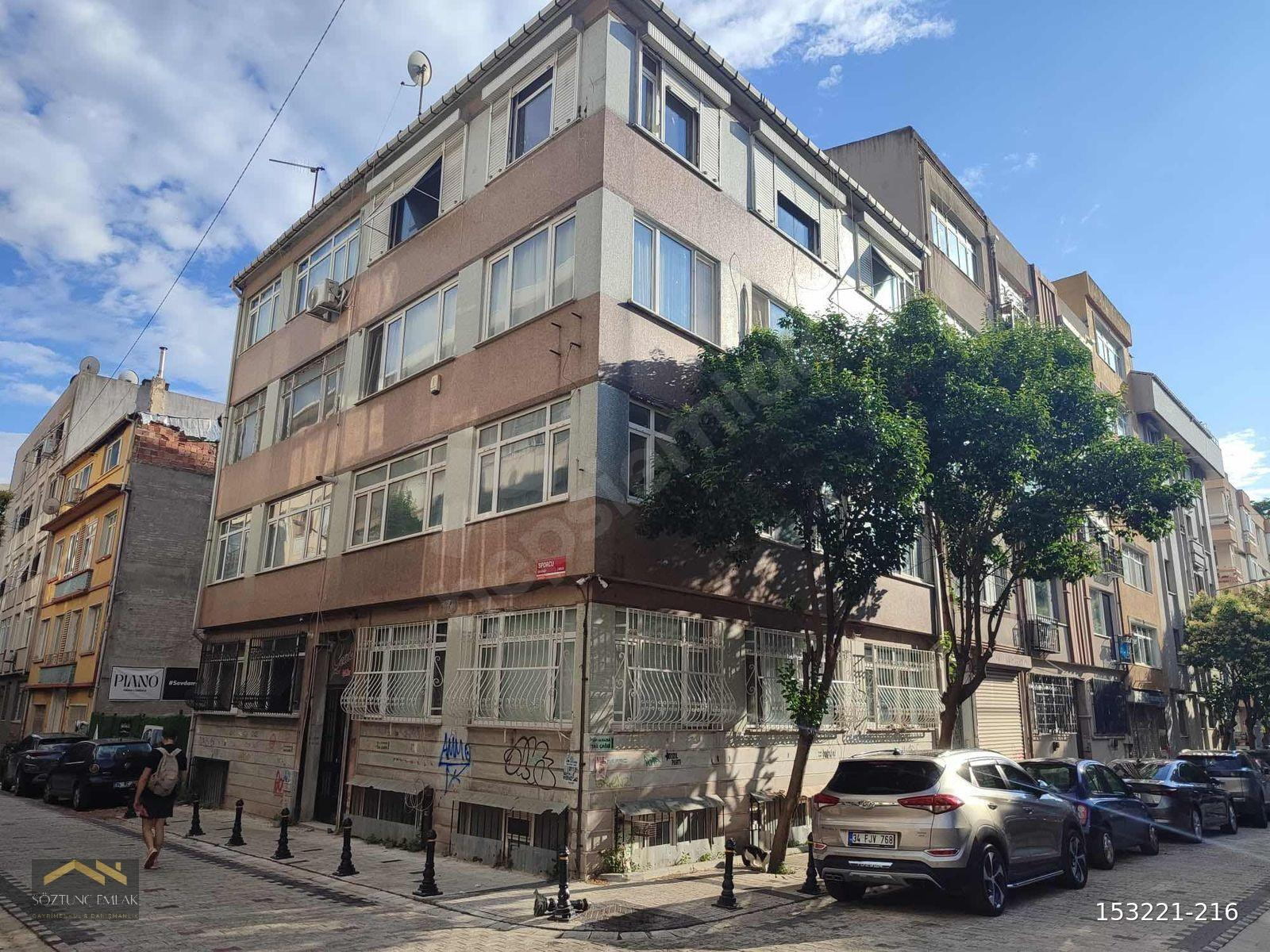 BAKIRKÖY MERKEZDE 2.KAT 61 M2 2+1 KENTSEL DÖNÜŞÜM FIRSAT DAİRE