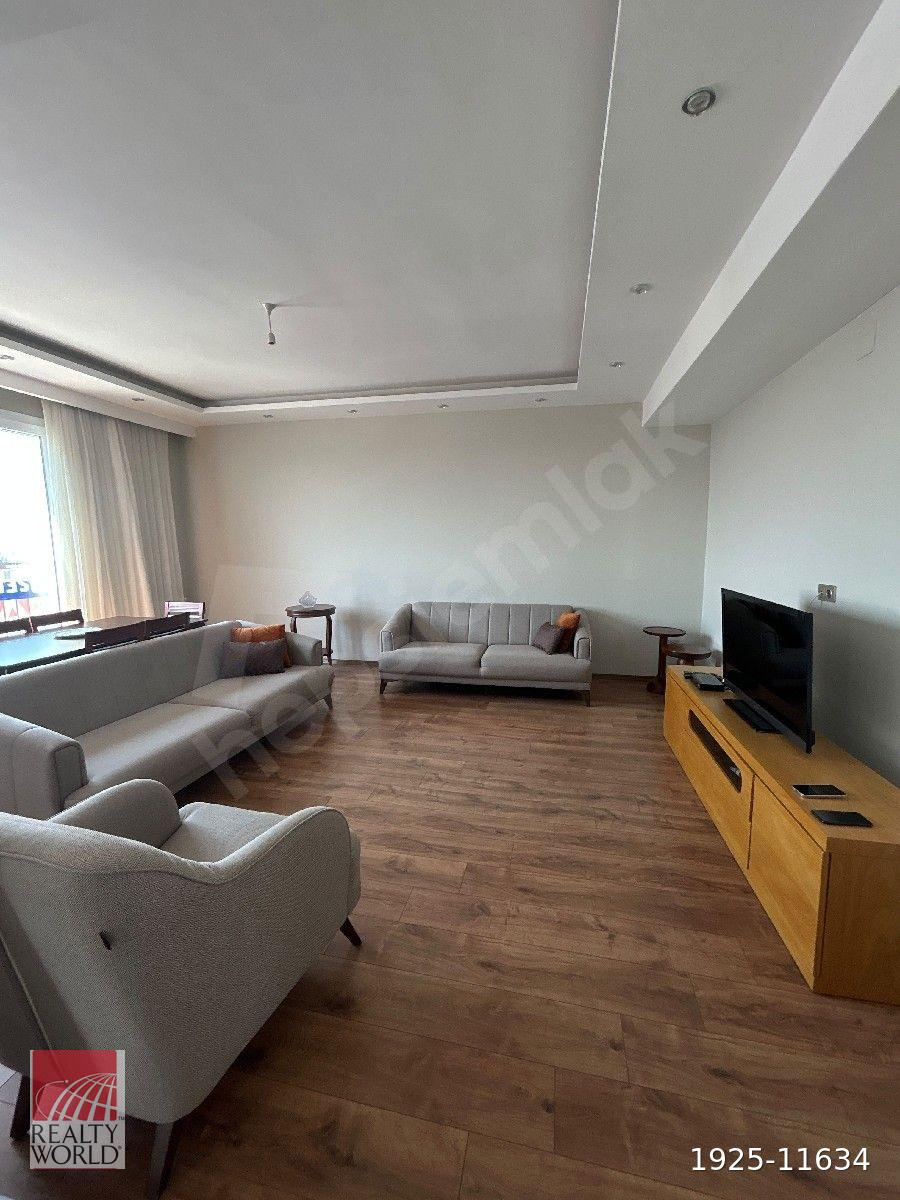80. YIL BULVARI'NDA SATILIK 4+1 185 M2 DAİRE