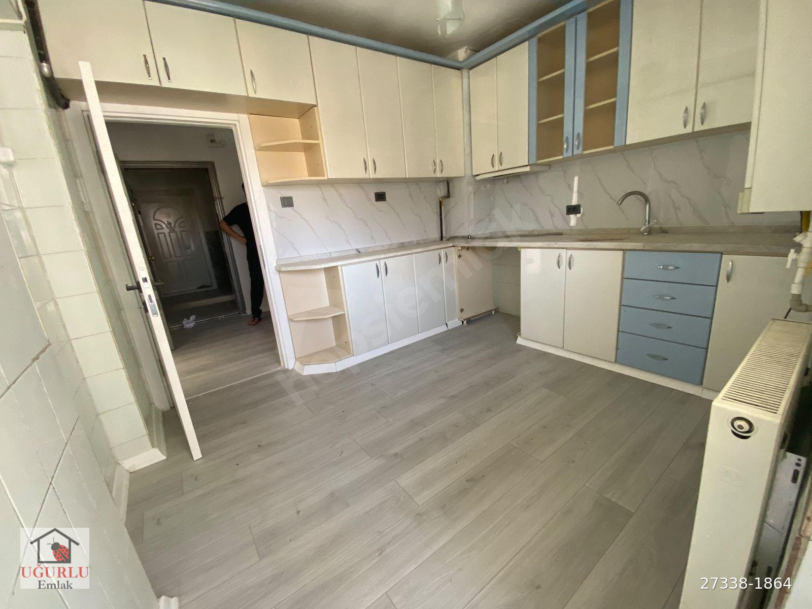 PURSAKLAR BELEDİYE CADDESİNDE 3+1 1,KAT YAPILI MASRAFSIZ KİRALIK