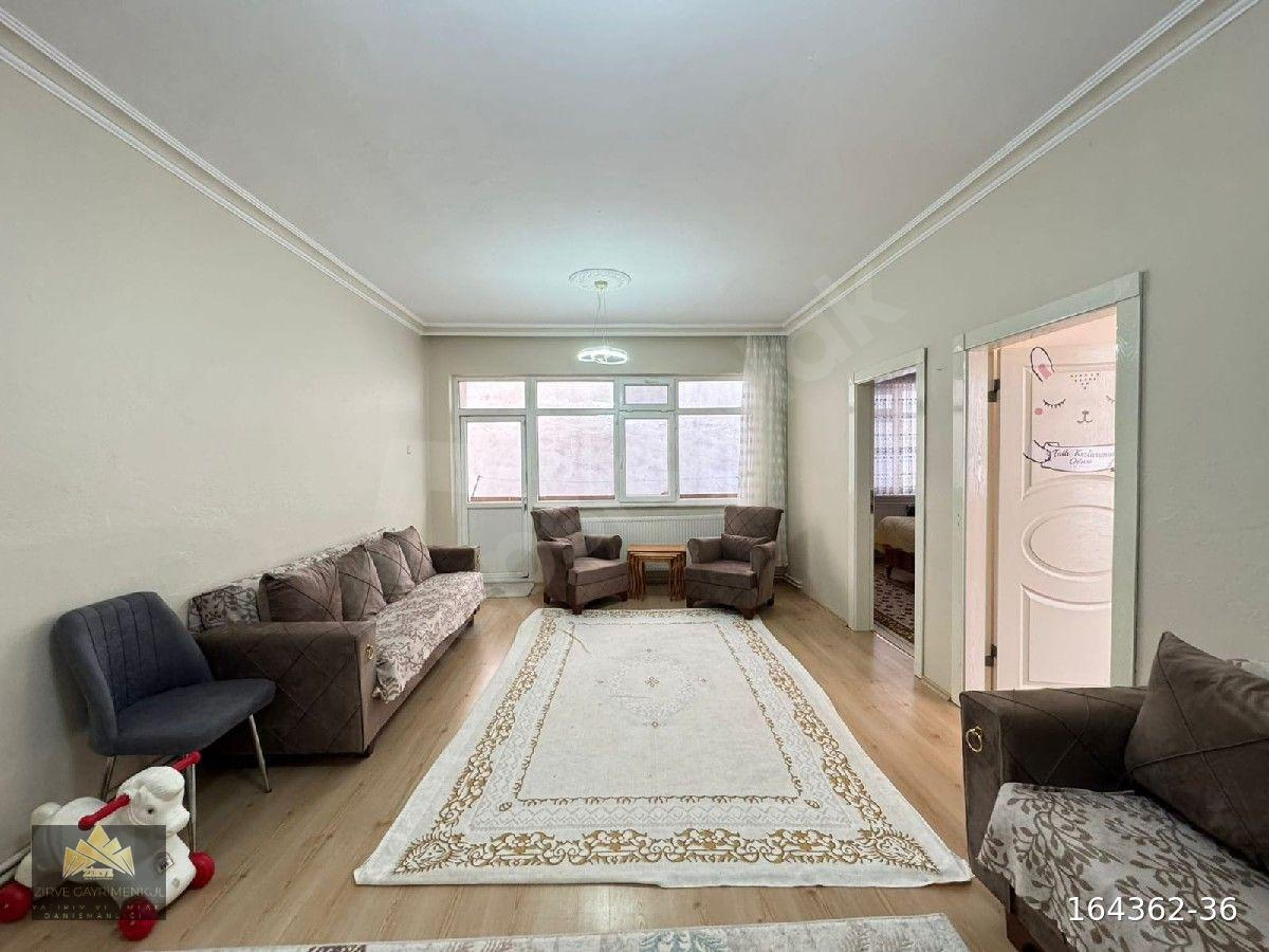 ZİRVE GAYRİMENKUL'DEN CUMHURİYET MAHALLESİ'NDE 3+1FULL YAPILI SATILIK DAİRE 📌