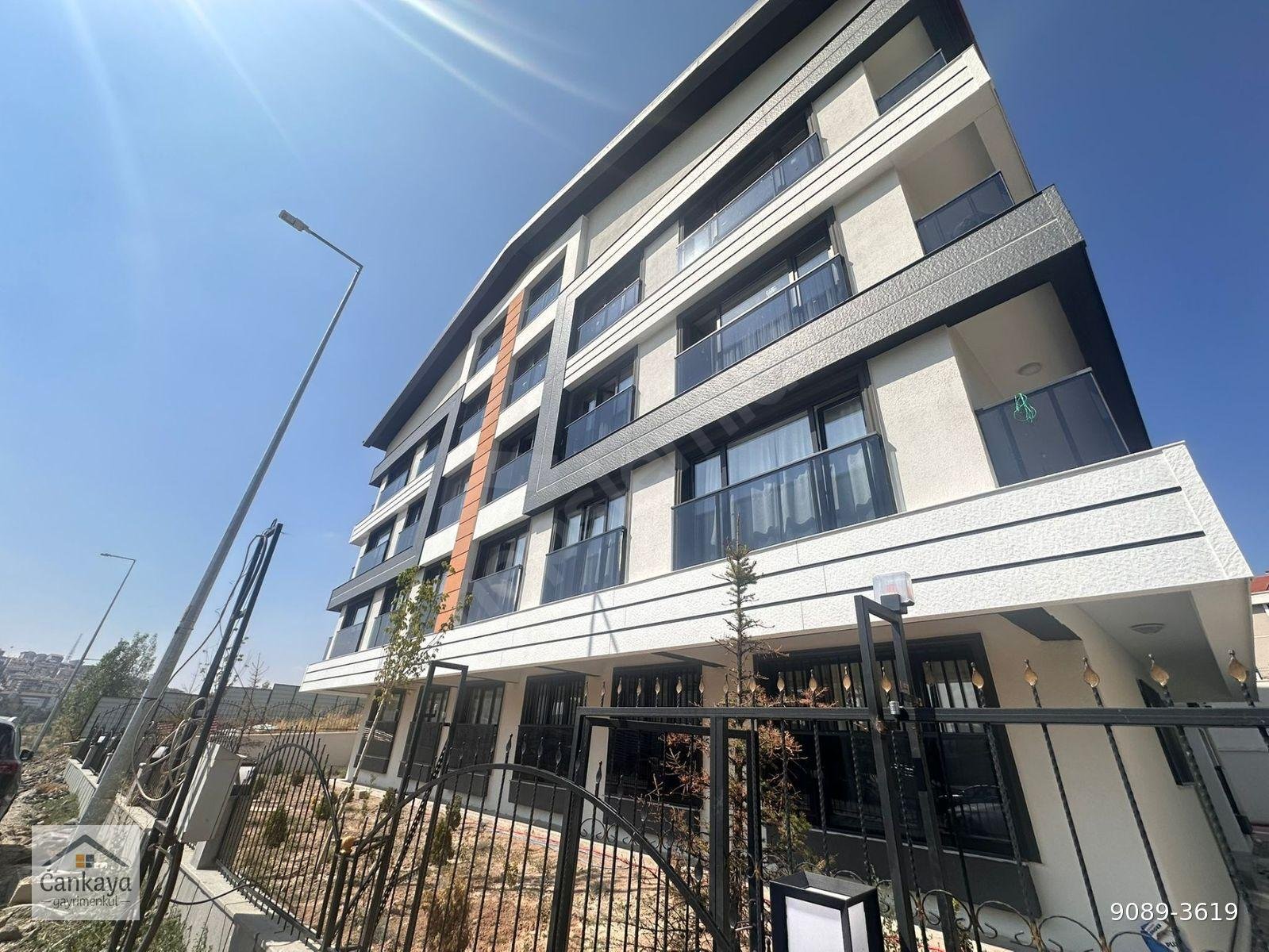 ÇANKAYADAN TURAN GÜNEŞ BULVARI VE YILDIZ KULE YAKINI SIFIR BİNA ASANSÖRLÜ ARA KATTA ULTRA LÜX 2+1