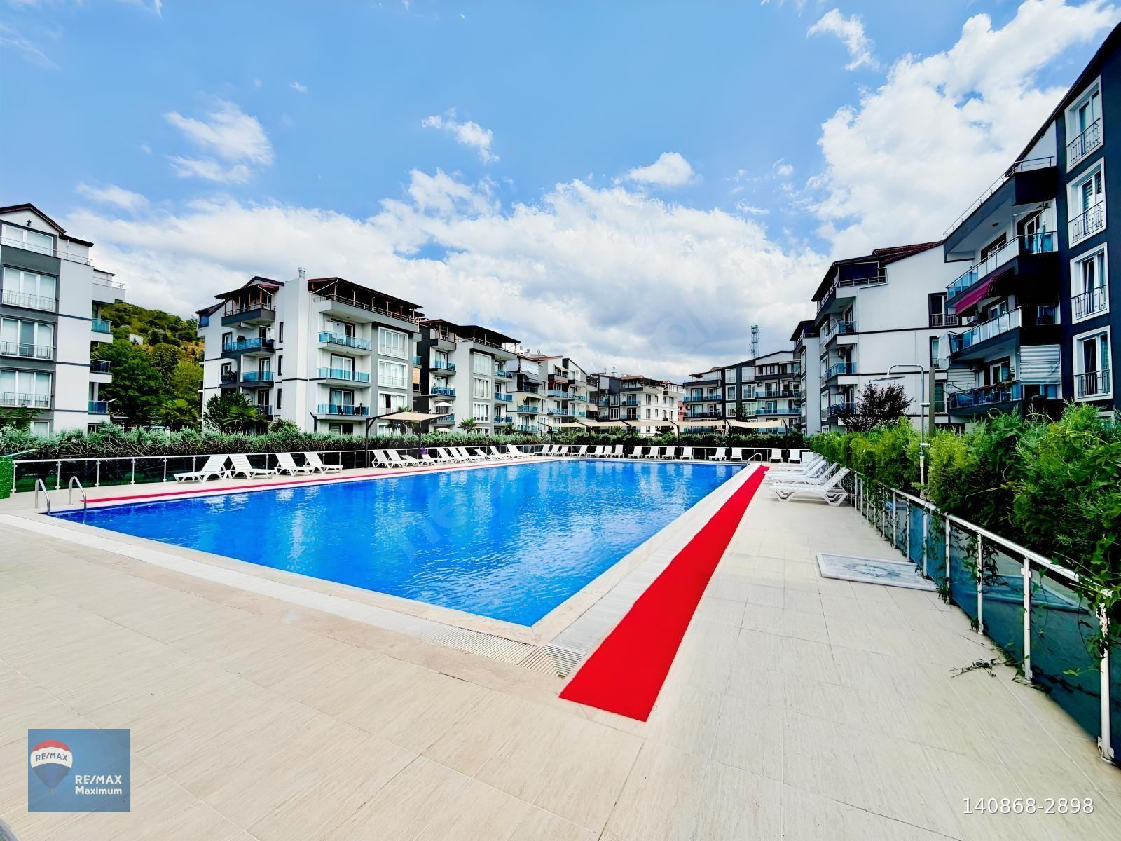 İzmit Myra-3 Sitesinde Tam Eşyalı Teraslı 3+1 Çatı Dubleks Daire