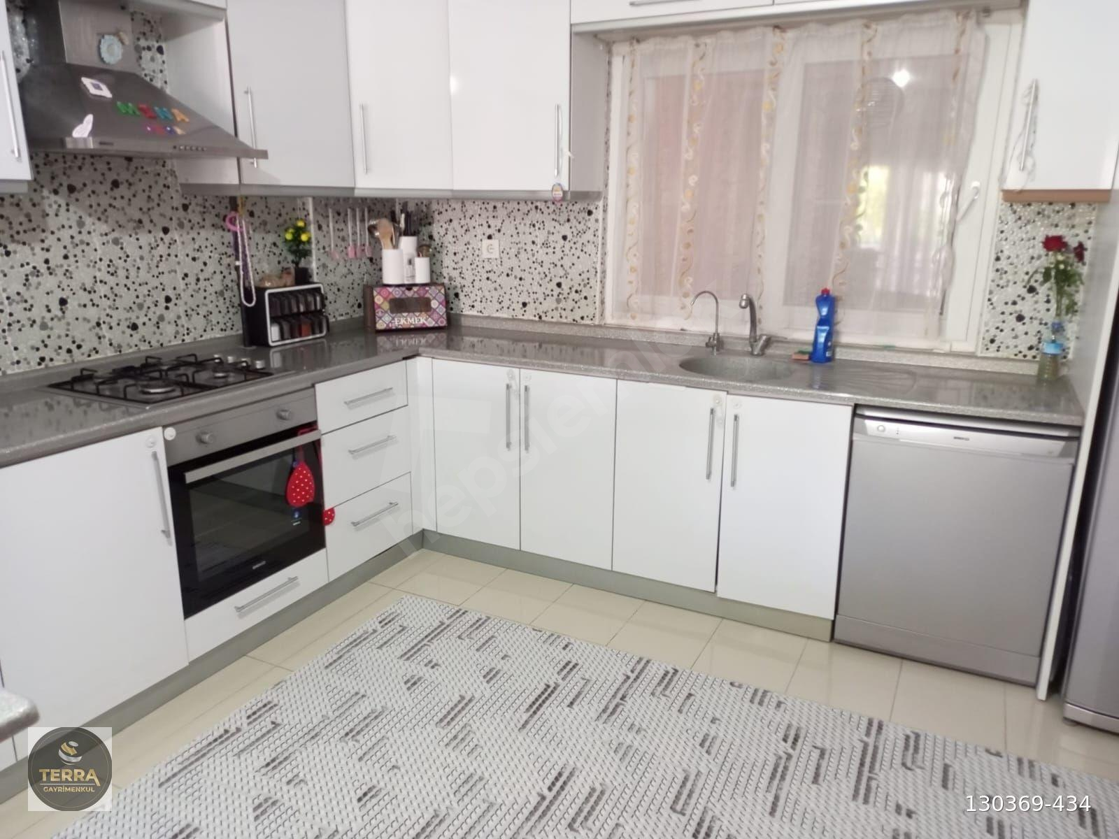 GERMENCİK MERKEZDE 200 M2 GENİŞ 4+1 ARA KAT SATILIK BUTİK DAİRE