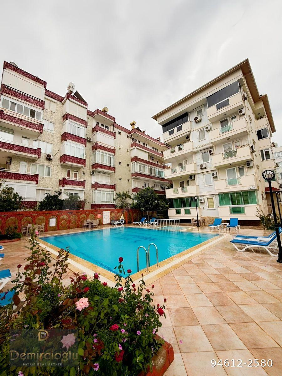 ALANYA OBAGÖLDE HAVUZLU DENİZE 50 METRE EŞYALI KİRALIK 2+1 DAİRE