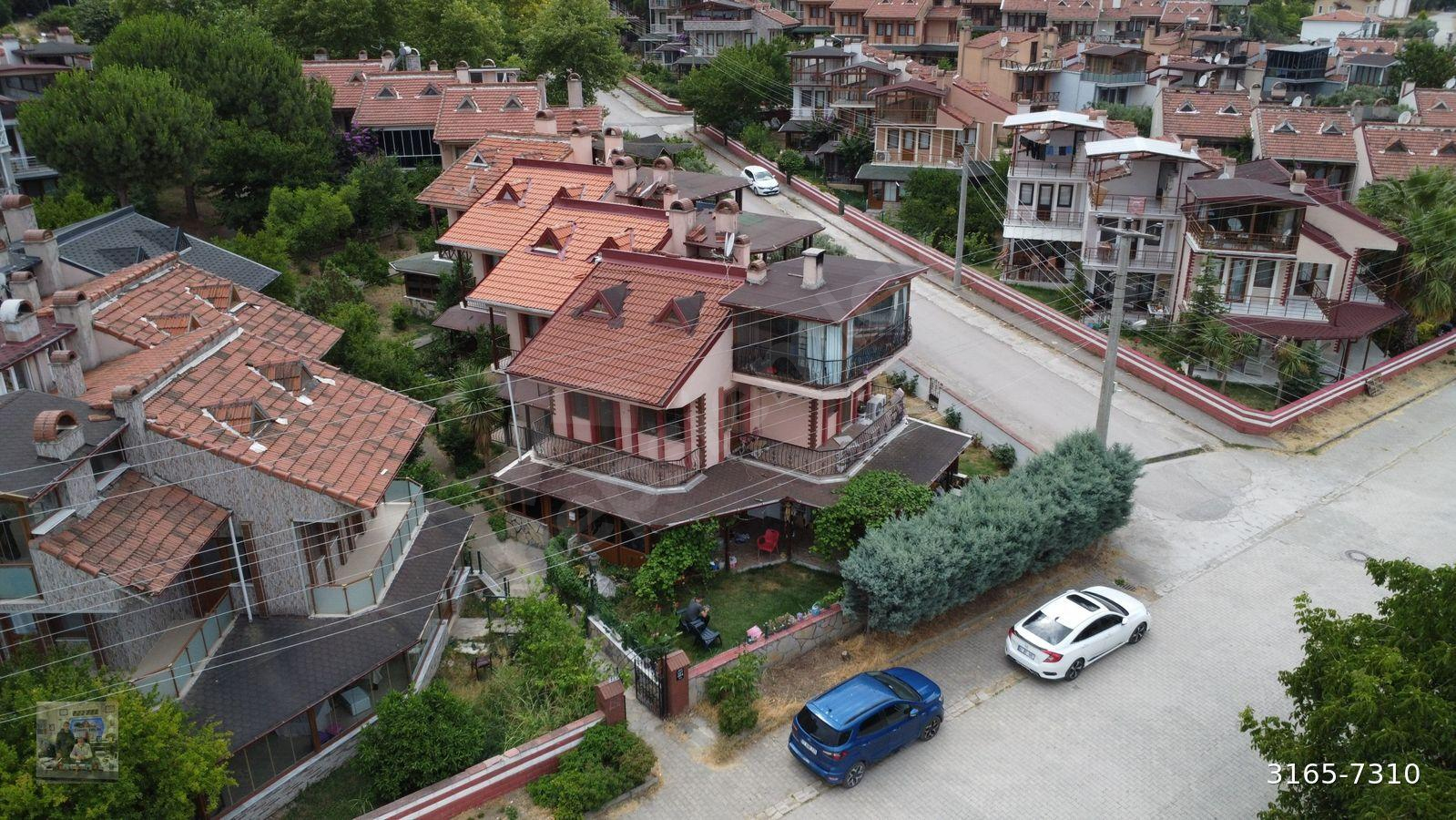 Ceyhun Emlak'tan Satılık Eşyalı 5+2 Müstakil Villa