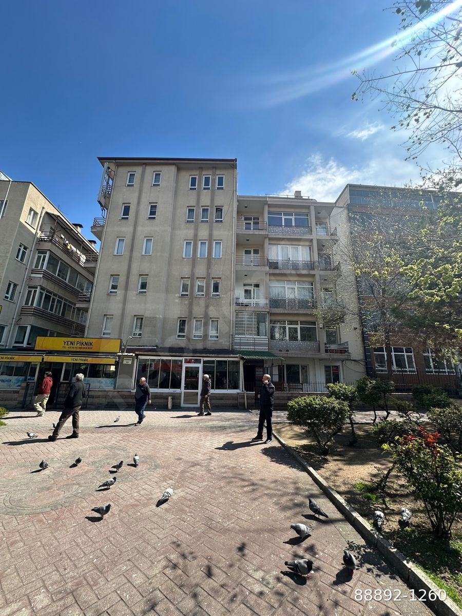 SAKARYA CADDESİ 4 KATTA KOMBİLİ ASANSÖRLÜ 3+1 DAİRE
