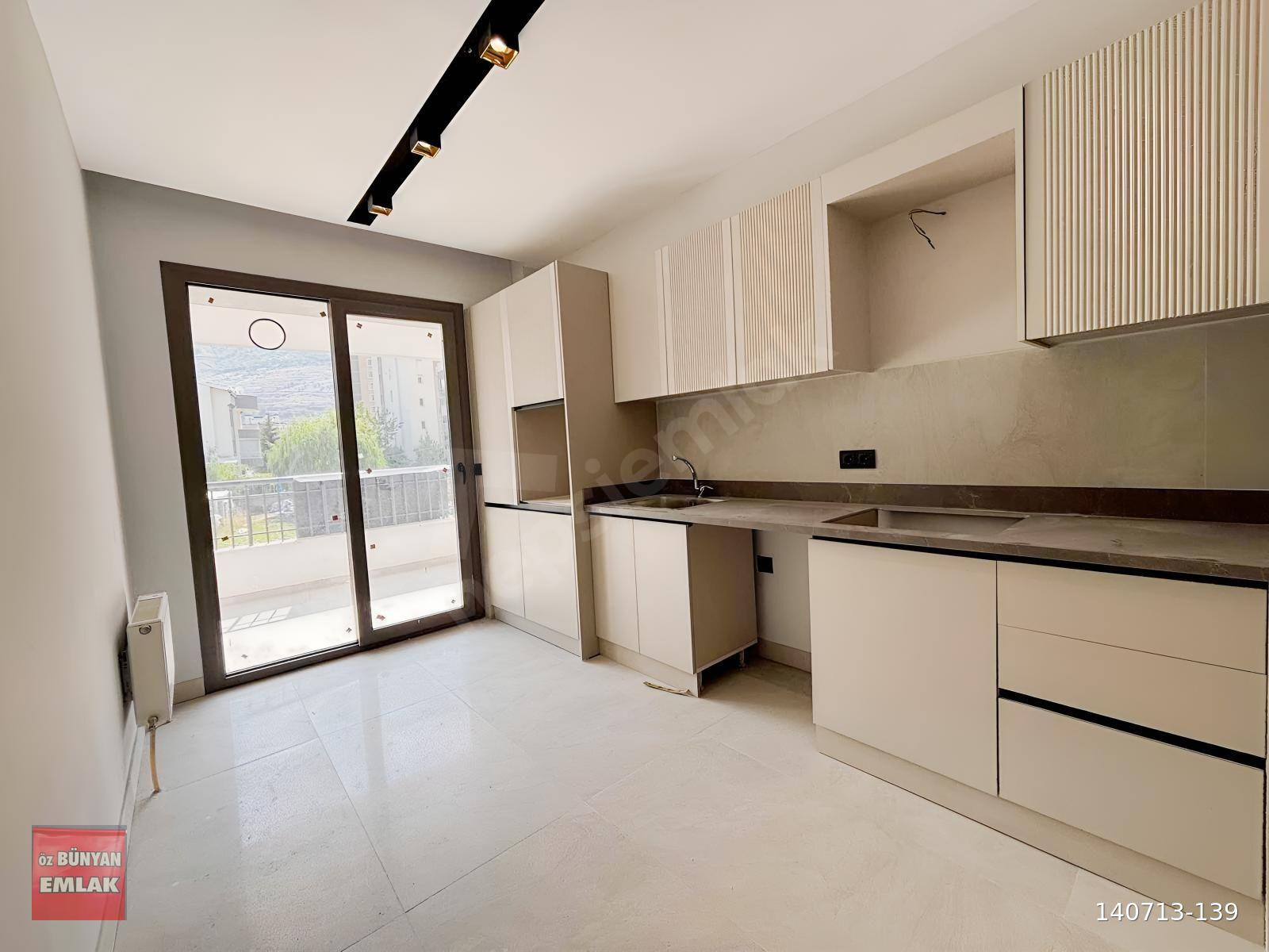 TALAS BAHÇELİEVLER MAH 2.5+1 EBEVEYN BANYOLU SATILIK DAİRE