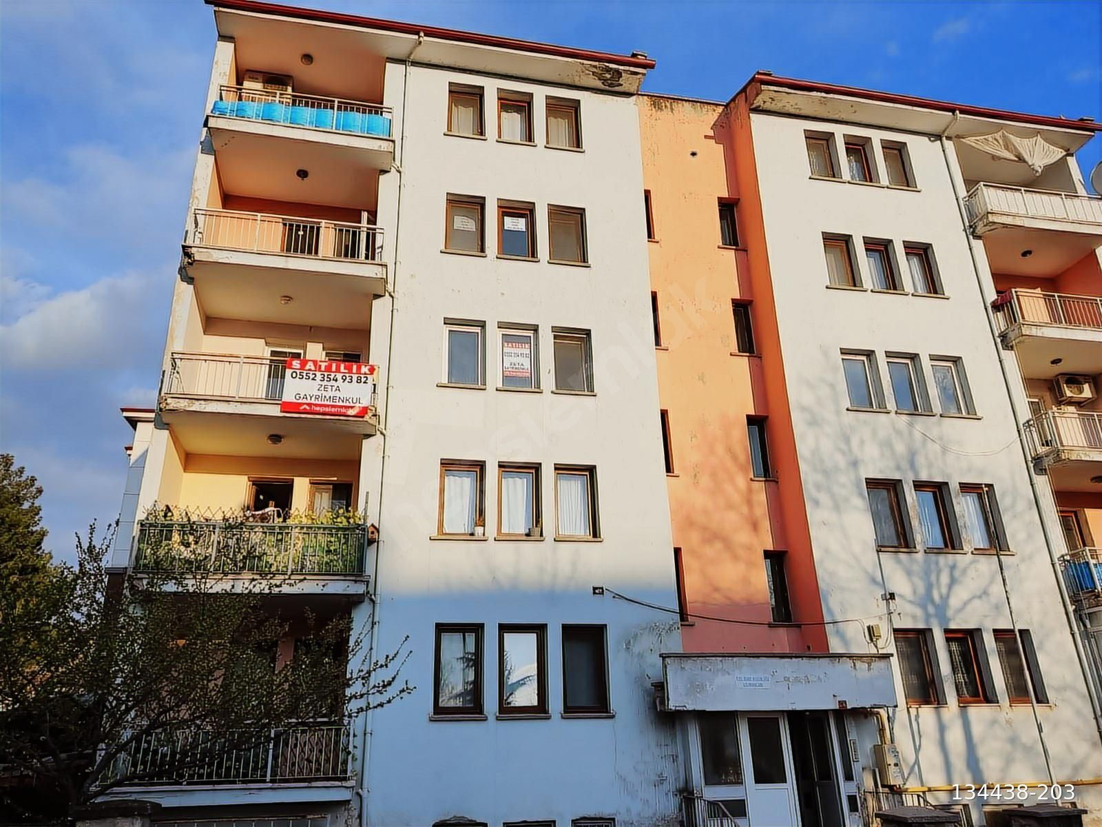 YENİ MAHALLE'DE ÖZEL İDARE LOJMANLARINDA 2+1 GENİŞ DAİRE