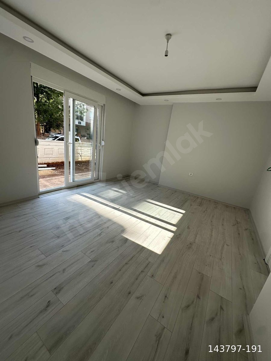KARŞIYAKA'DA SIFIR DOĞALGAZLI AYRI MUTFAKLI 2+1 DAİRE