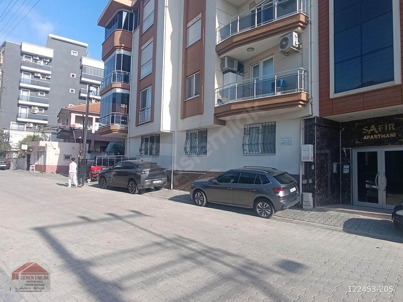 Aydın Çine Yenimahalle'de satılık Köşebaşı lüks kombili daire