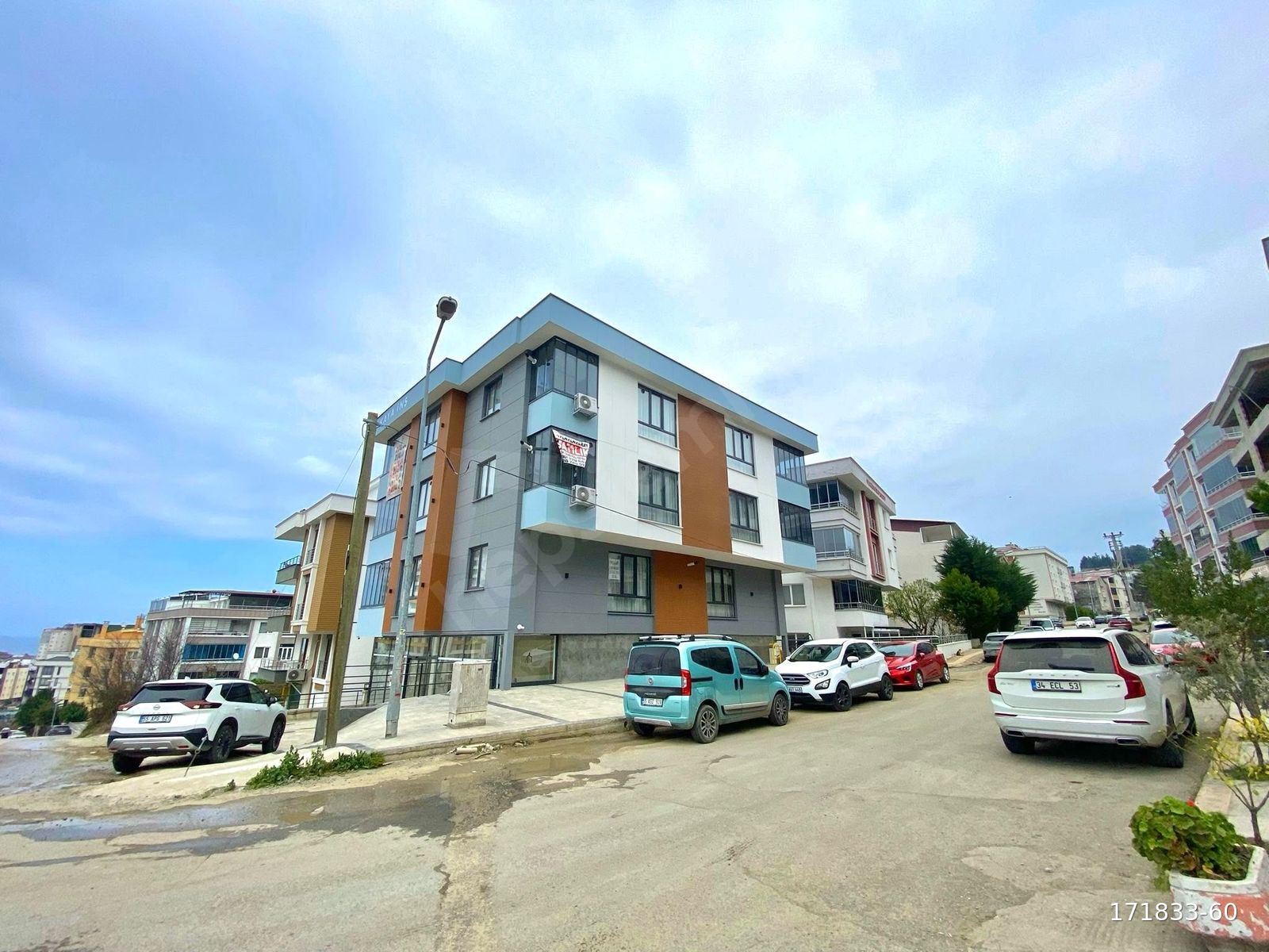 SATILIK ESENEVLER SIFIR 1+1 EŞYALI |GENİŞ BALKON| MERKEZİ KONUM