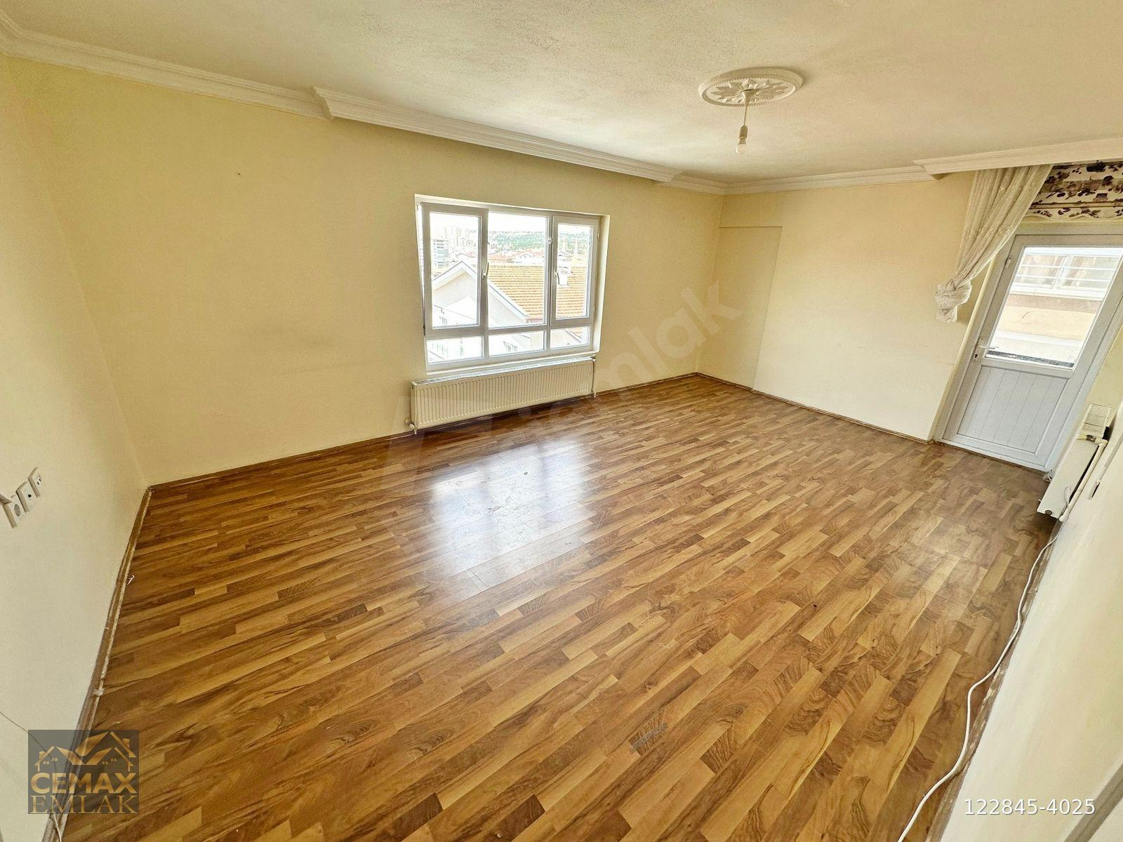 ŞAHİNTEPE MAHALLESİNDE ARA KATTA MANZARALI SATILIK DAİRE