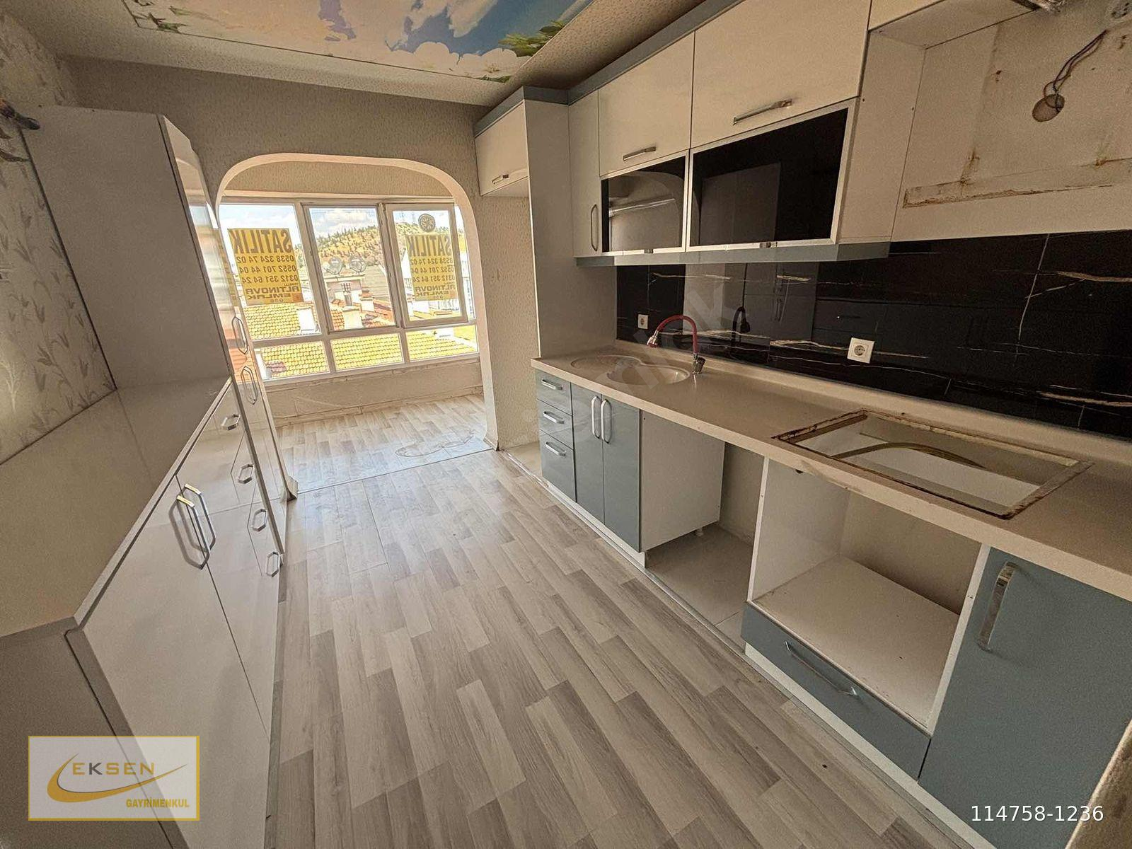 YILDIZ GÖBEKTE ARA KAT E.BANYOLU YAPILI 3+1 SATILIK DAİRE