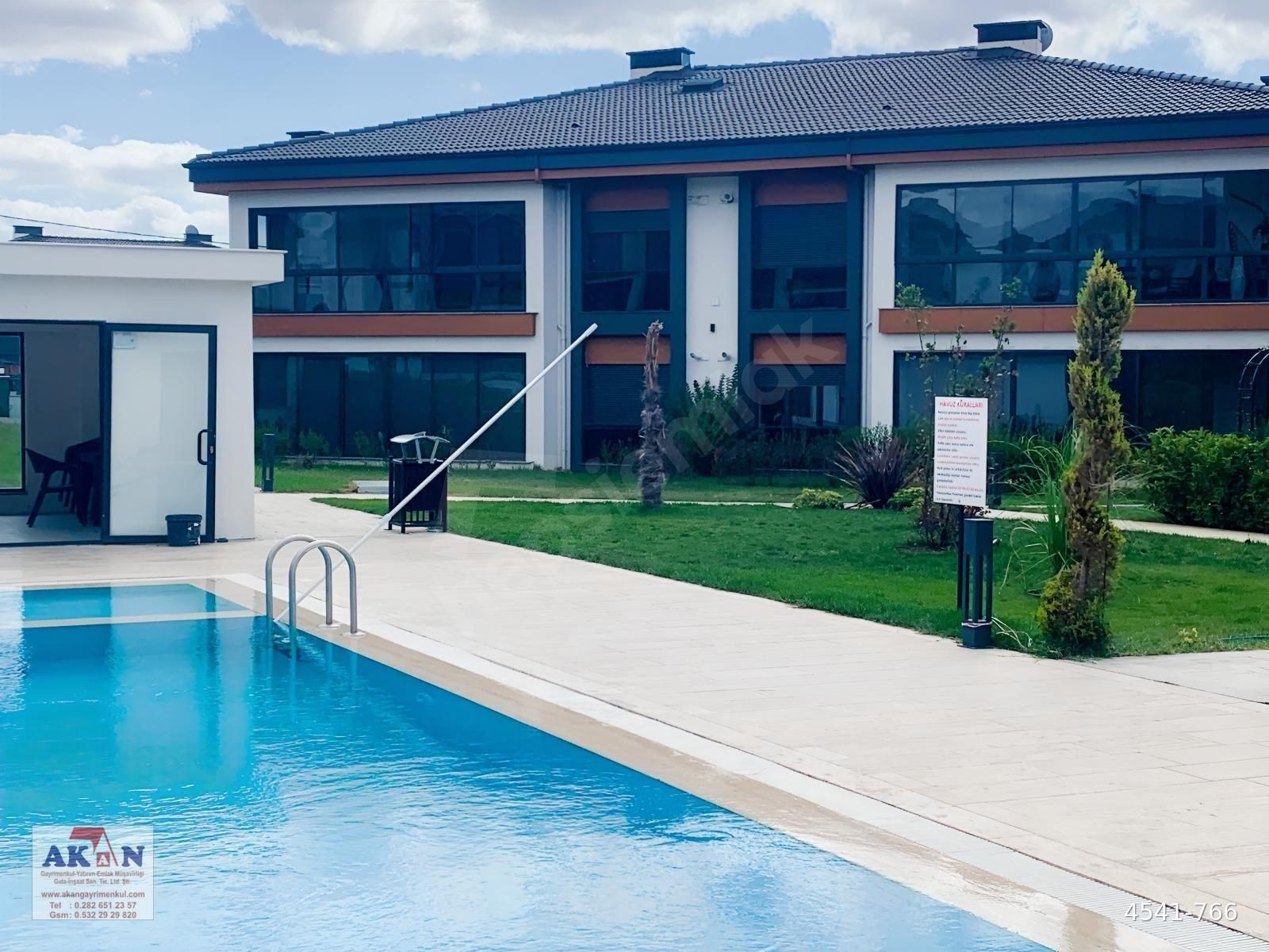 ÖNERLERDE HAVUZLU SİTEDE 3+1 SATILIK DAİRE