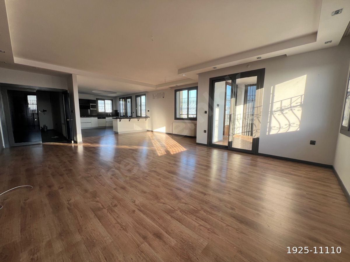 REALTY WORLD'DEN KURTULUŞ'TA SATILIK ULTRA LÜKS DAİRE