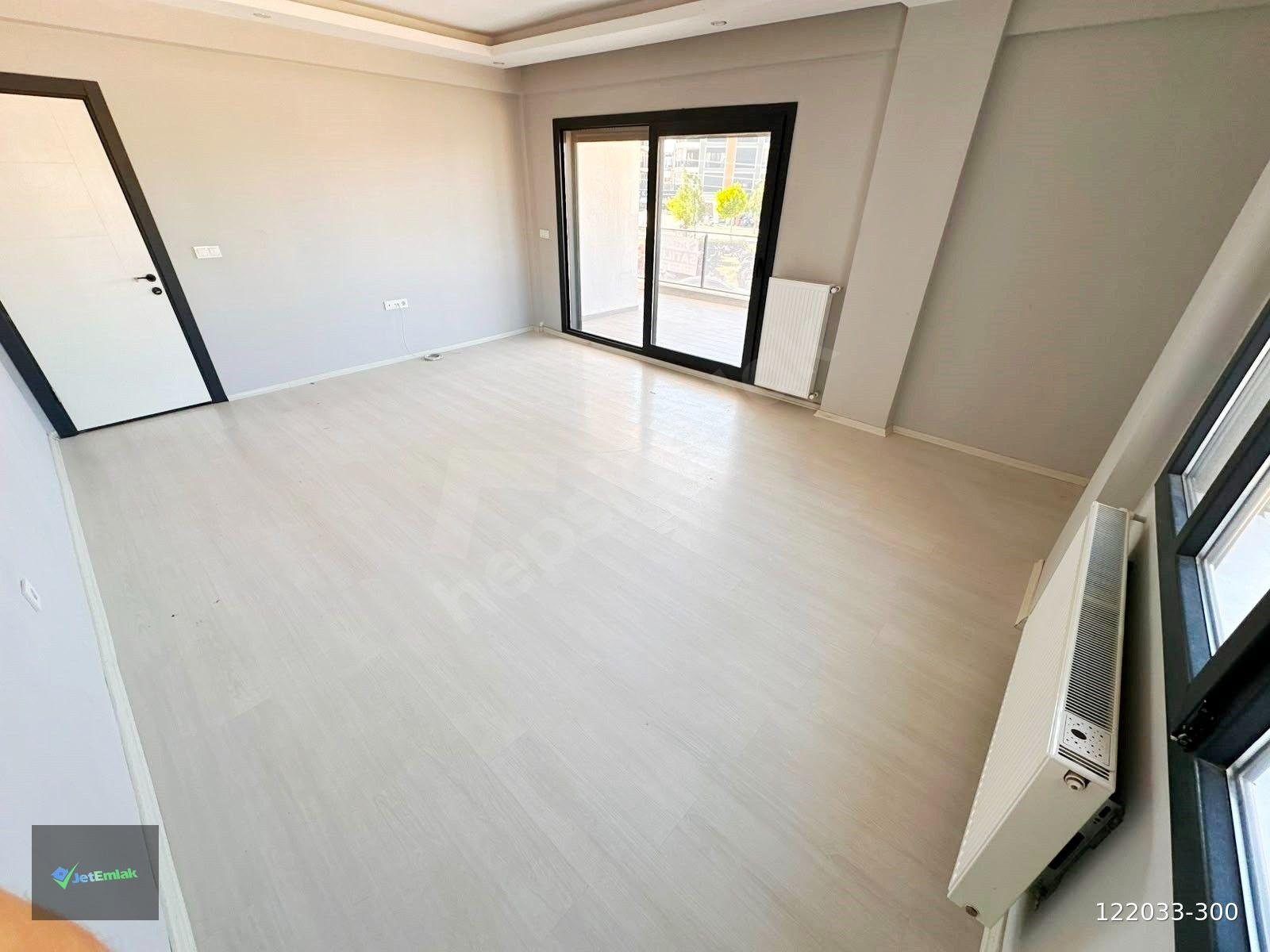 BURHANİYE JET EMLAKTAN BADEMALANI 2+1 SATILIK KAPALI MUTFAK DAİRE