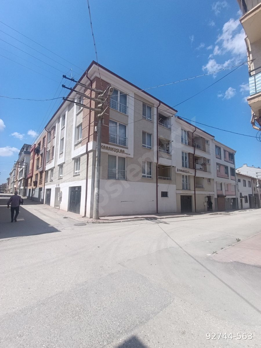 ESKİŞEHİR 71.VLER MH ERTAŞ CD ALTI AKUA PARK YAKINI 1+1 BALKONLU ARAKAT TEMİZ KİRALIK APART..