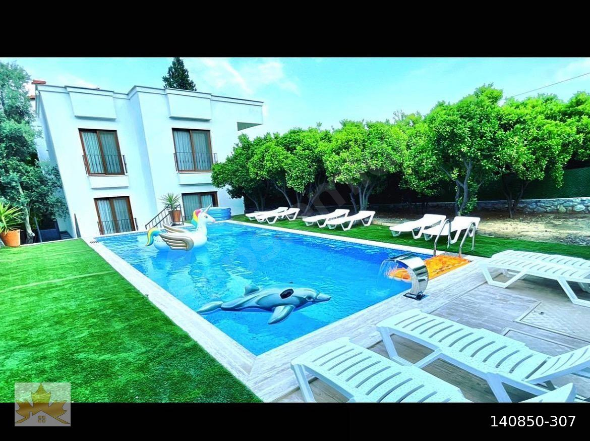 ÇINAR EMLAK BODRUM MAZIDA HAVUZLU DENİZE YAKIN 2+1 EV