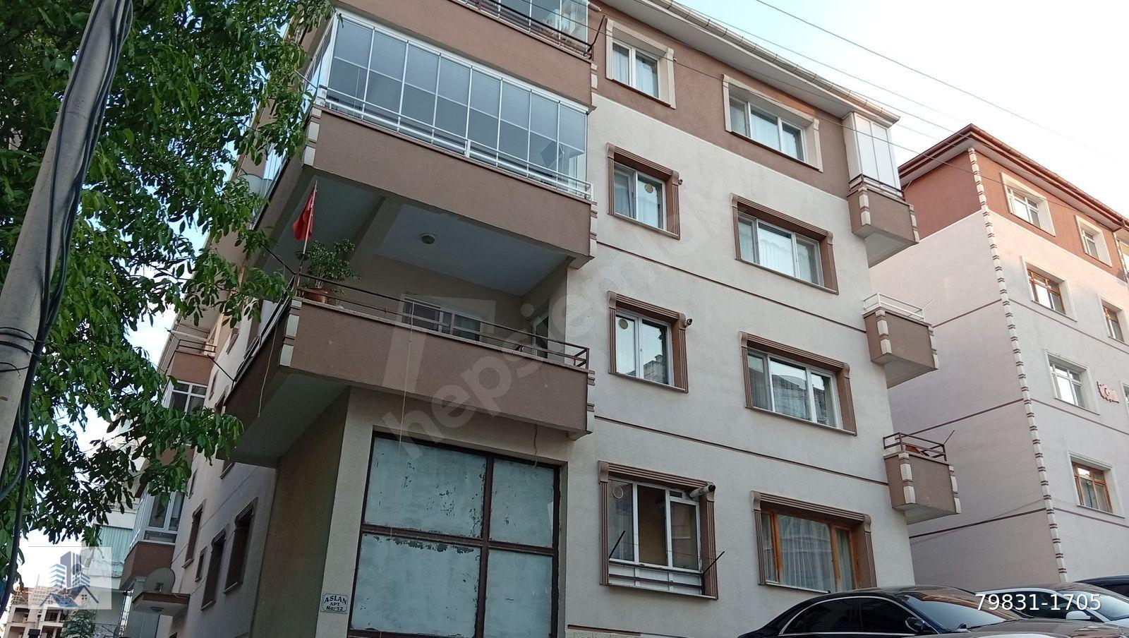 BUĞRA EMLAKTAN BANKA BLOKLARI KARŞISI FULL LÜXXX YAPILI ARAKATTA KAT KONUMUNDA 3+1