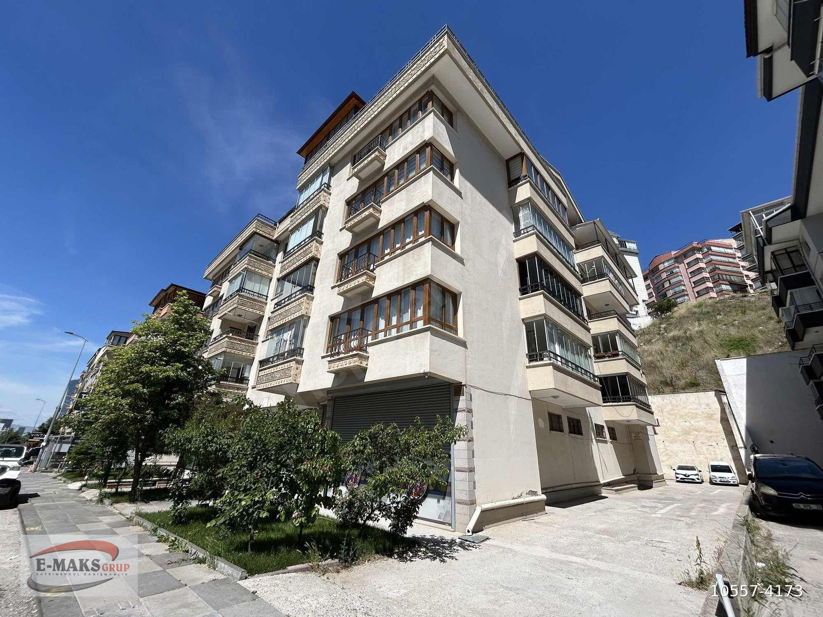 EMAKSTAN/GÖKKUŞAĞI CADDESİNDE/160m2/GENİŞ/4+1