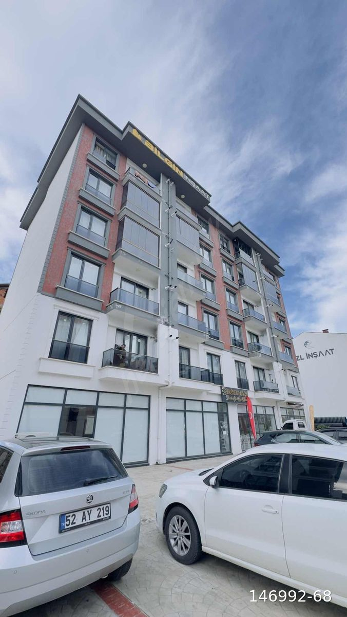 CUMHURİYET MAHALLESİNDE KİRALIK 1+1 DAİRE