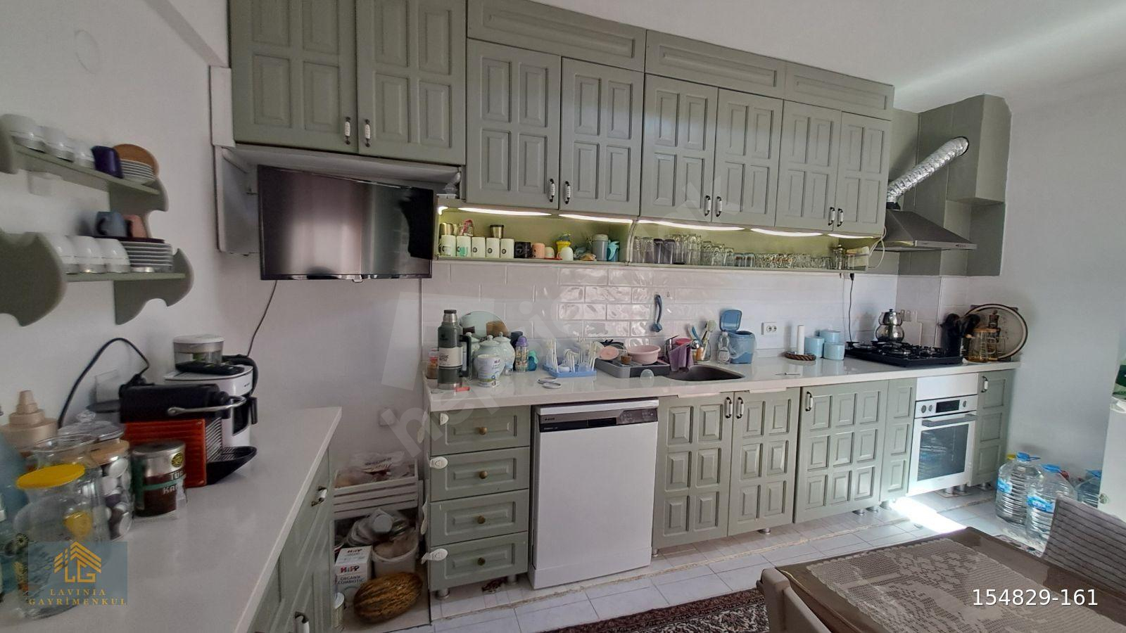 LAVİNİA 'DAN PAZARYERİNDE KAPALI MUTFAK 2+1 SATILIK ARAKAT DAİRE