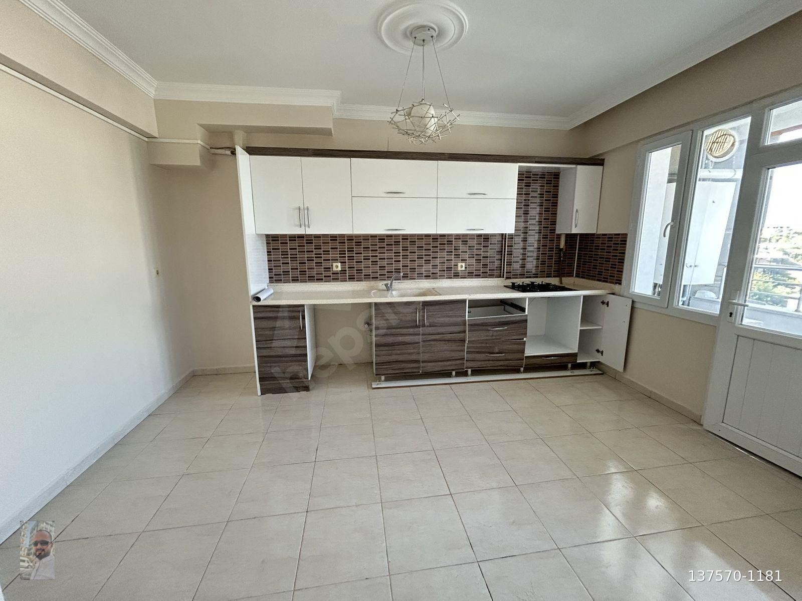 ÇEKMECE ÜST GEÇİTE ÇOK YAKIN ANA CADDE ÜZERİNDE KİRALIK 3+1 DAİRE