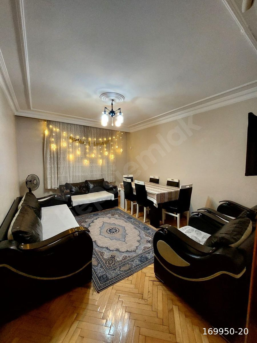 METROBÜS YANINDA ARSASI 500M2 3+1 GENİŞ SATILIK DAİRE