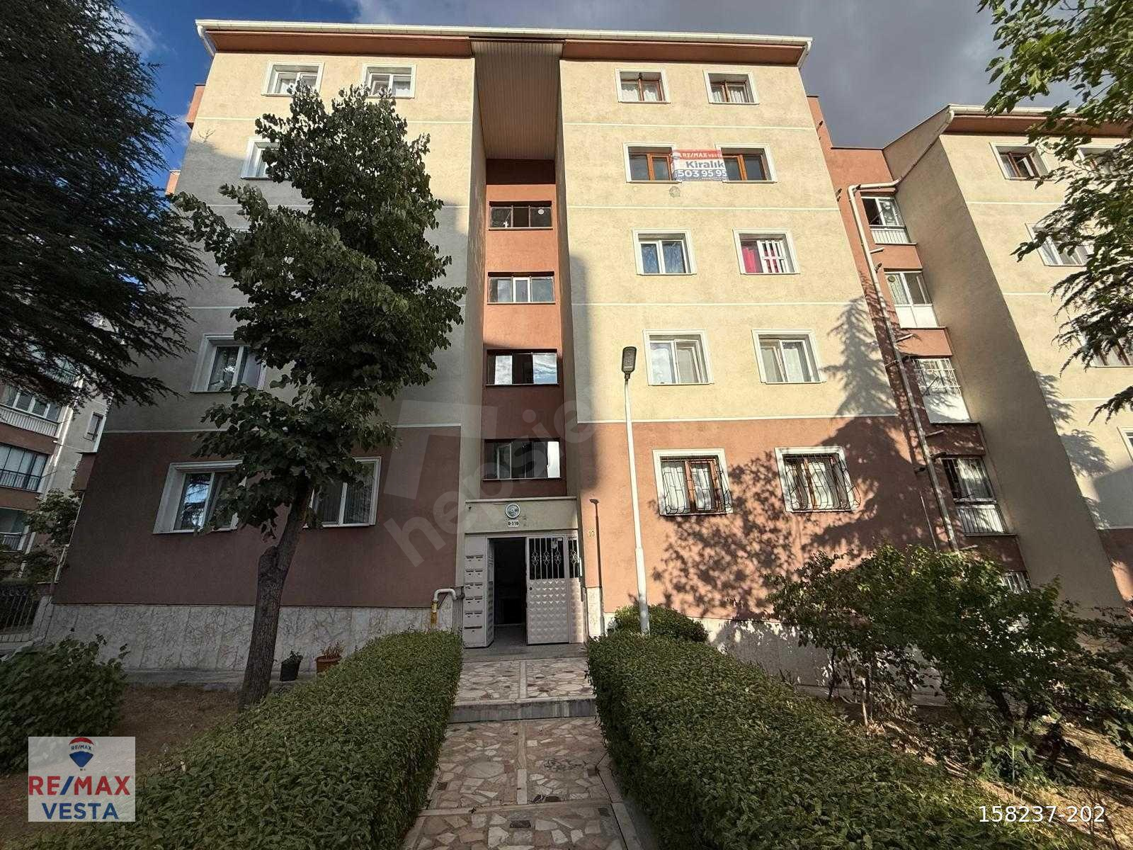 SERHAT MAH. AK 84 SİTESİ’NDE GÜNEY-BATI CEPHELİ 3+1 | BOŞ, EŞYASIZ, BALKONLU