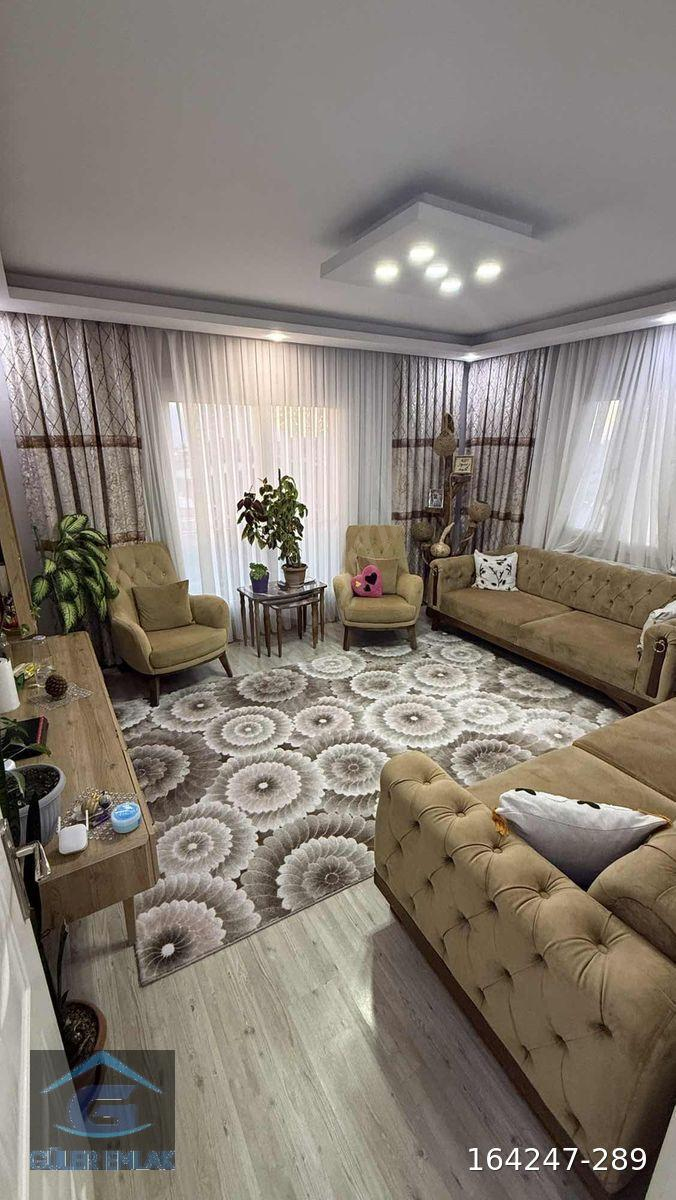 PAZARTESİ PAZARI YAKINI 130 M2 3+1 MASRAFSIZ SATILIK DAİRE