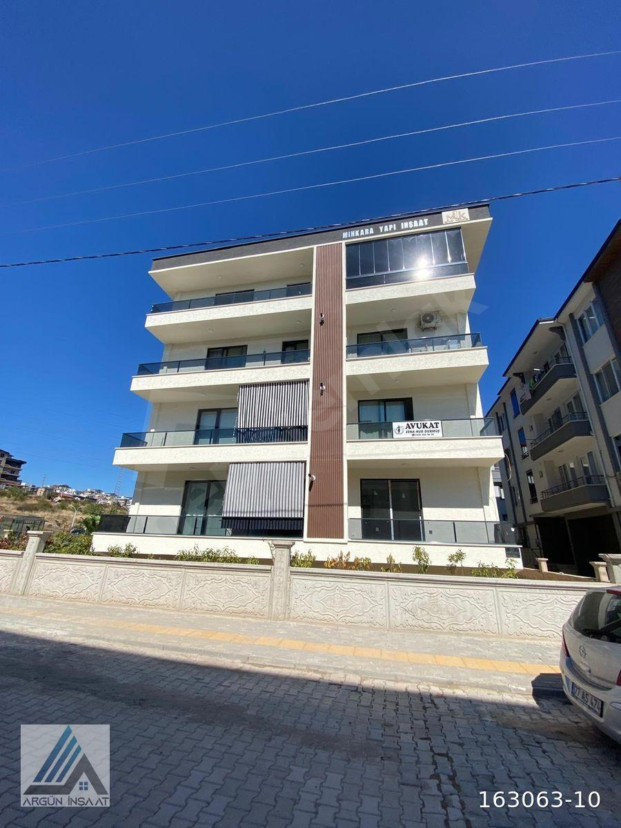 2+1 ARAKAT LÜKS AÇIK VE PARKA CEPHE KÖŞE PARSEL DAİRE