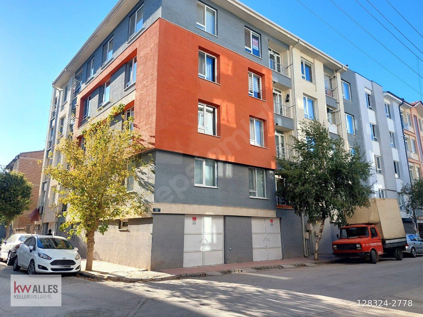 KW ALLES'TEN FATİH MAH. MERKEZİ KONUM URYAN SOKAKTA ASANSÖRLÜ 2+1 KİRALIK