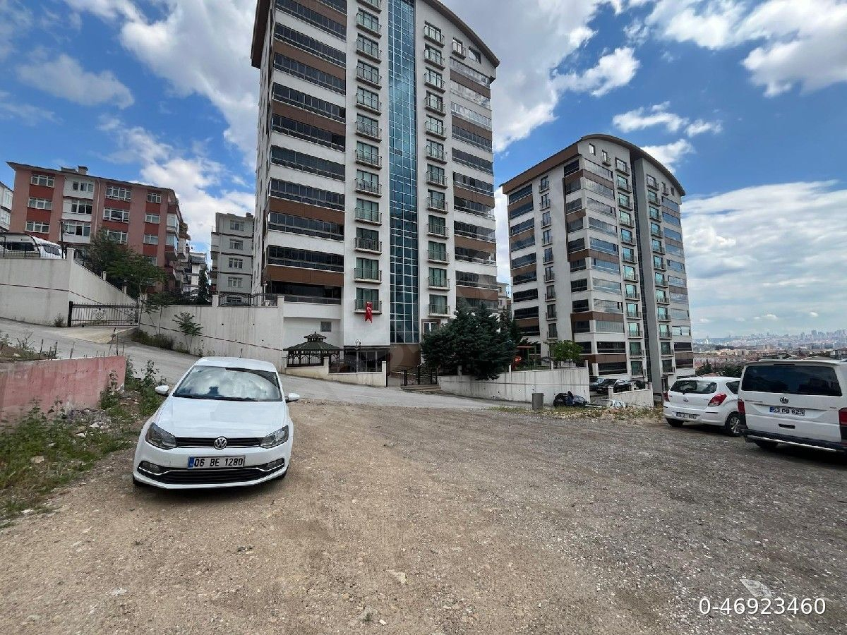 SAHİBİNDEN SELÇUKLU CADDESİ YANI. HASTANE BÖLGESİNE YAKIN. LÜXX DAİRE. SPOR SALONU YANI. İSKANLI.