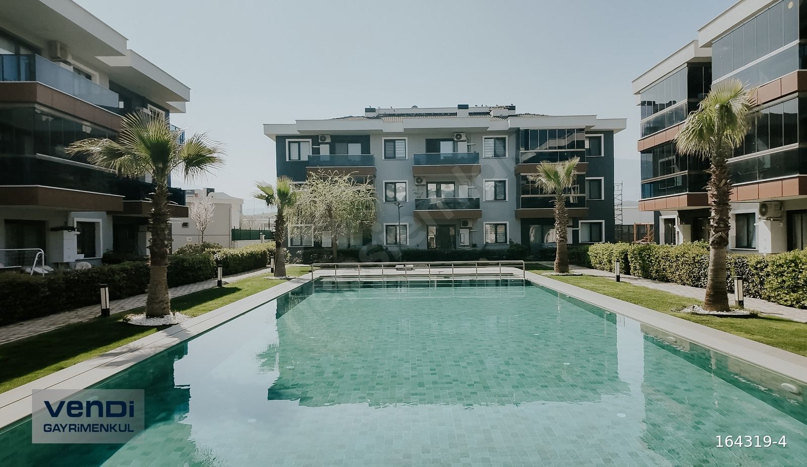 Vendi Gayrimenkulden Havuzlu Site İçerisinde Satılık 2+1 Daire