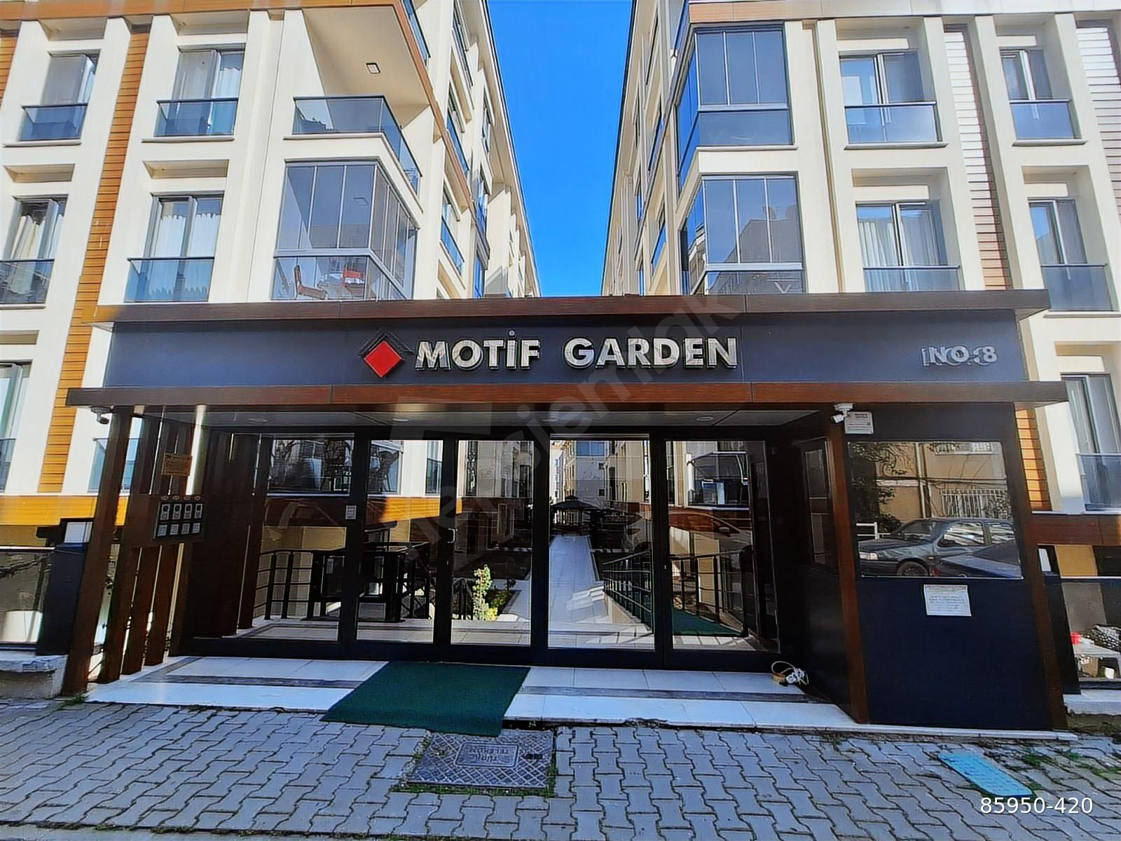 KARTALTEPE DE SİTE İÇERİSİNDE 5 YILLIK 2 ODA 1 SALON 2.KAT