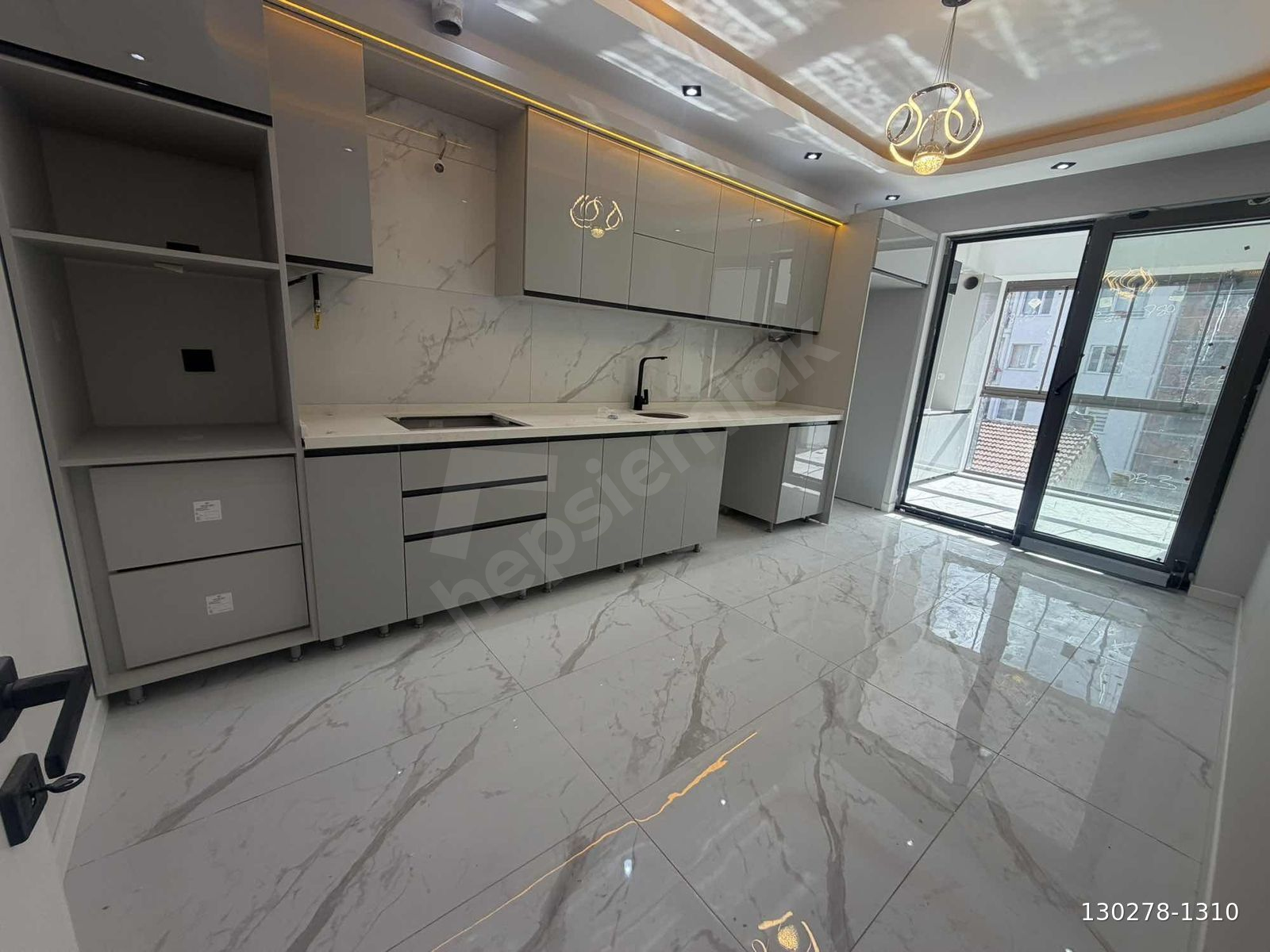 ERSEV'DEN ÇAMLICA BİRLİK CADDESİ YAKINI 160 M2 3+1
