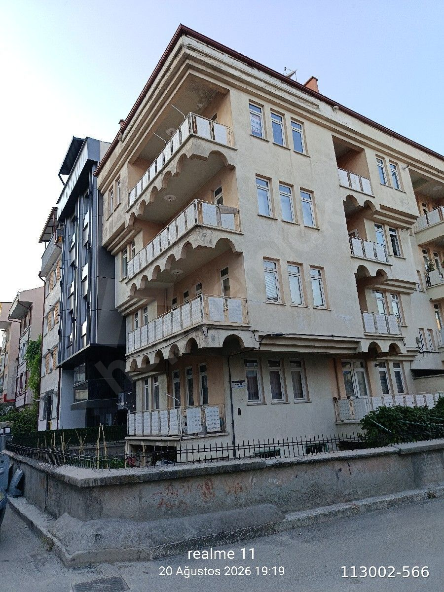 Akarsu emlak'tan meydan mah. de kiralık 3+1 daire